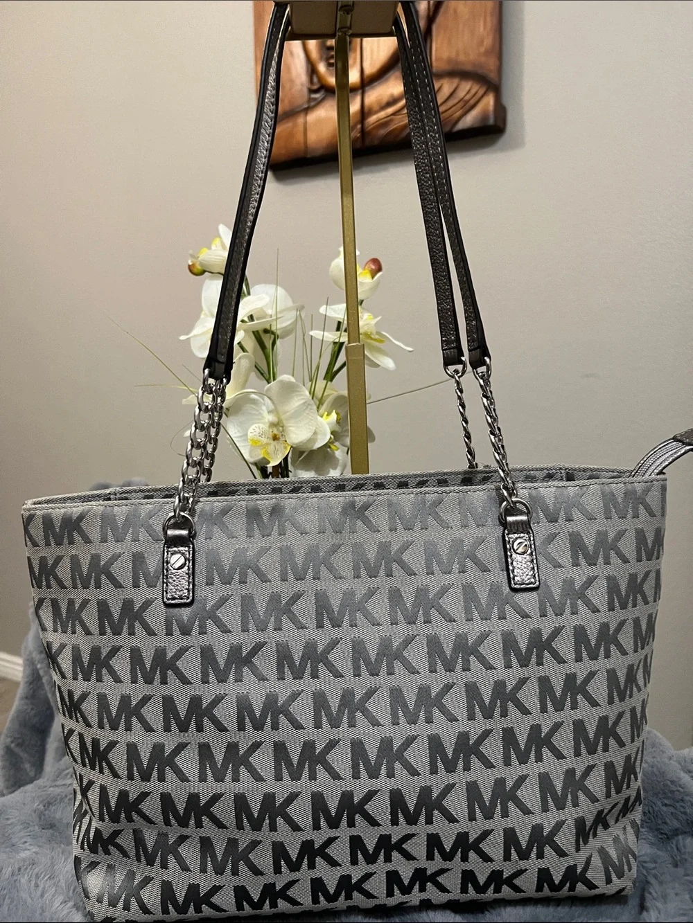 Michael Kors Gray Jet Set Monogram Tote with Metallic Strap GUC retail $228